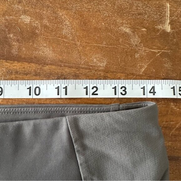 Athleta Gray Leggings‎ with High-Waisted Design and Smooth Stretchy Fabric - Picture 4 of 9